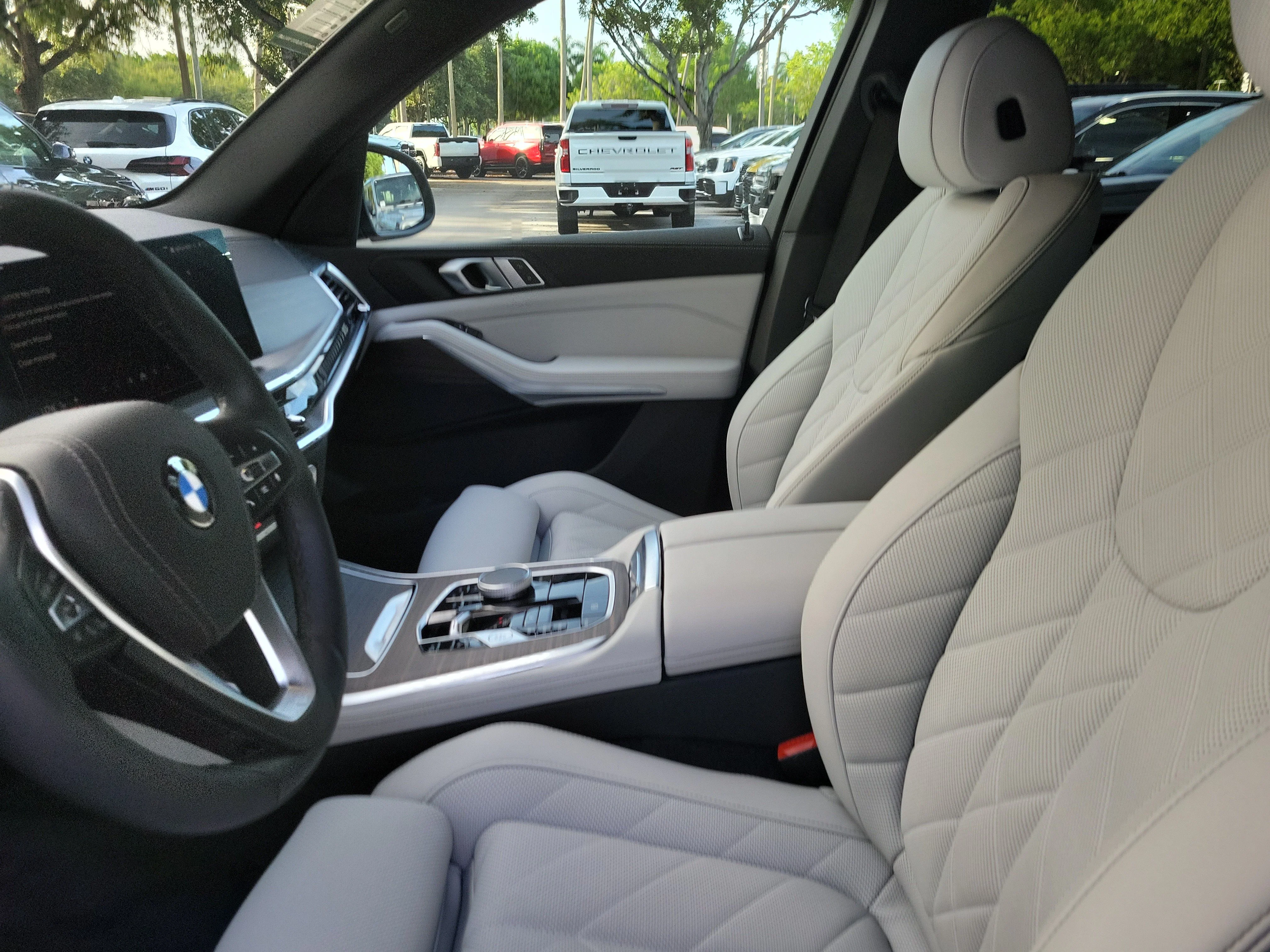 Used 2024 Manhattan Green Metallic BMW sDrive40i image 12