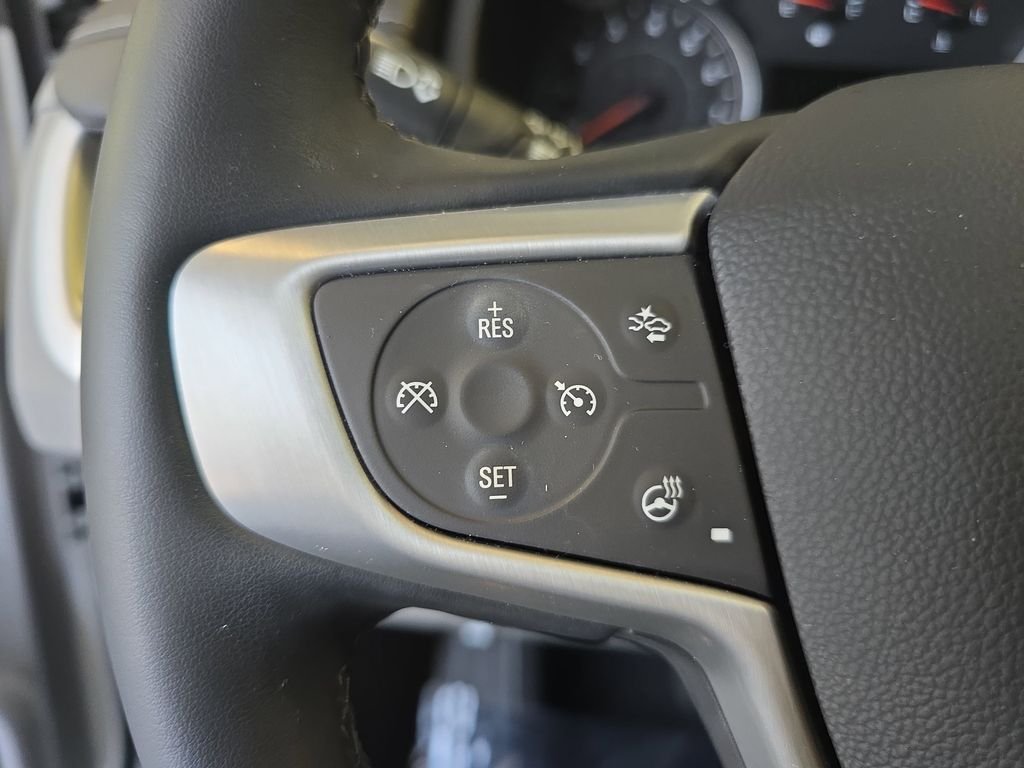 Used 2023 White GMC SLT image 19