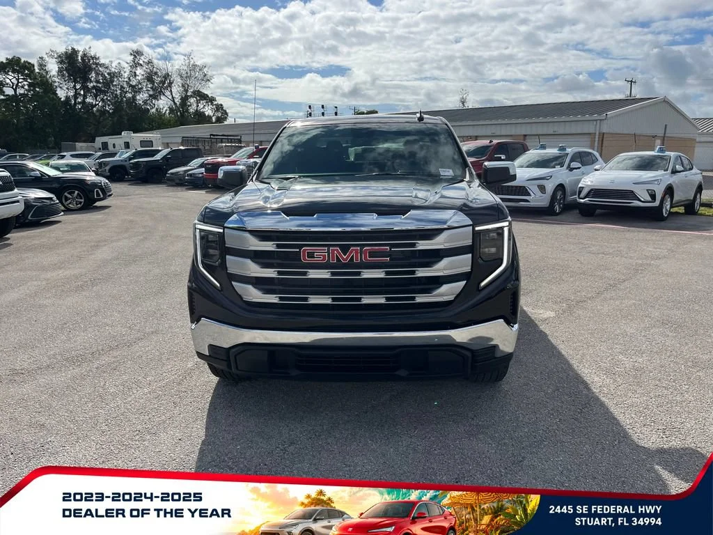 New 2026 Onyx Black GMC SLE image 2