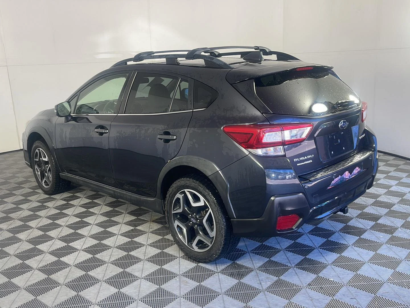 Used 2019 Dark Gray Metallic Subaru Limited image 9