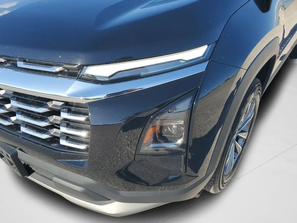 Used 2025 Mosaic Black Metallic Chevrolet LT image 24