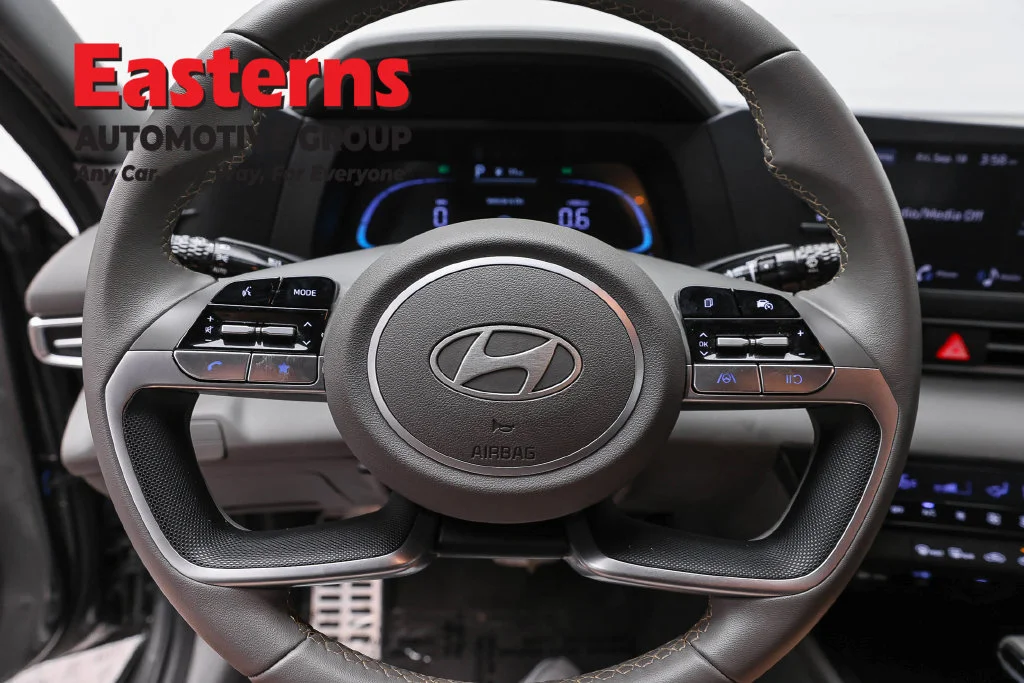 Used 2026 Gray Hyundai SEL Sport image 10