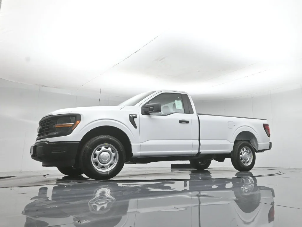 New 2026 Oxford White Ford XL image 42