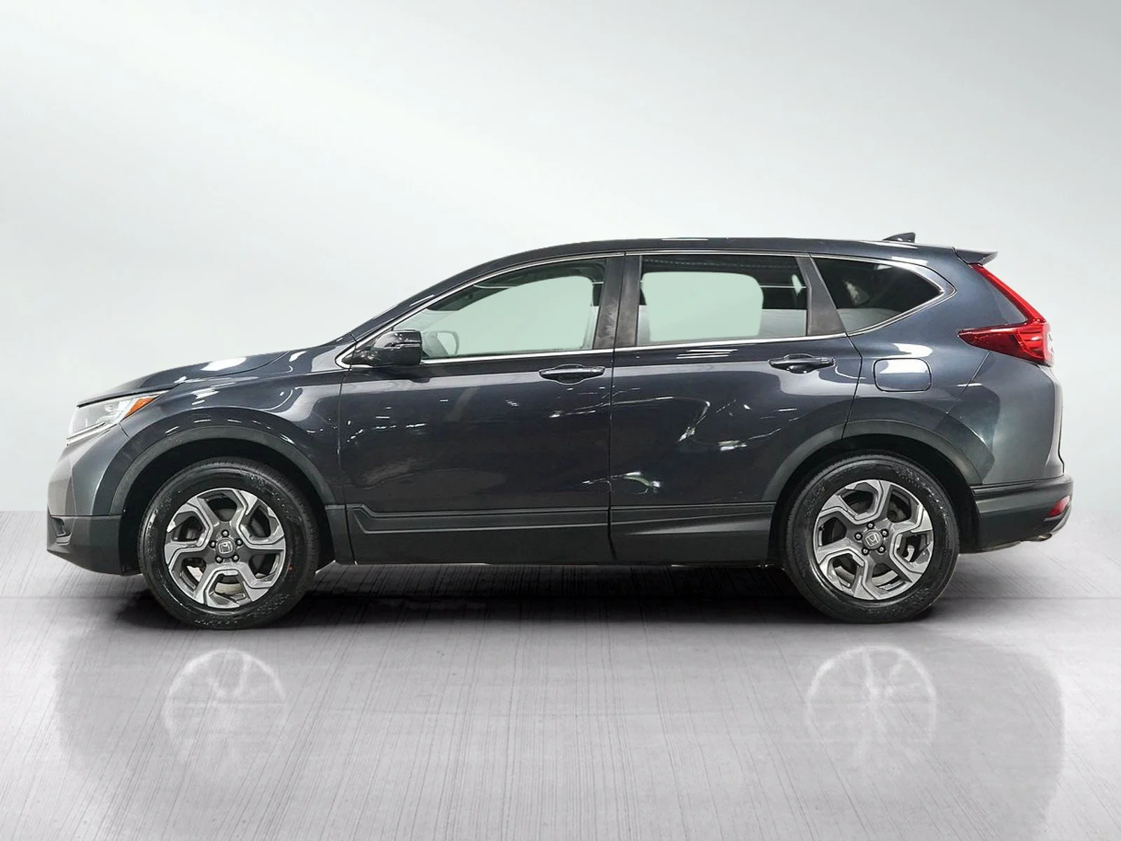 Used 2018 Honda CR-V EX with VIN 7FARW2H51JE081289 for sale in Burnsville, Minnesota