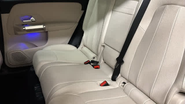 Used 2026 Polar White Mercedes-Benz GLB 250 image 32