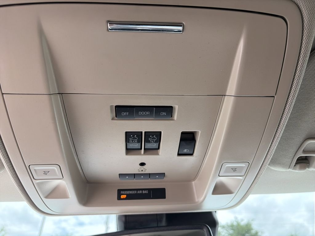 Used 2017 White GMC Denali image 29