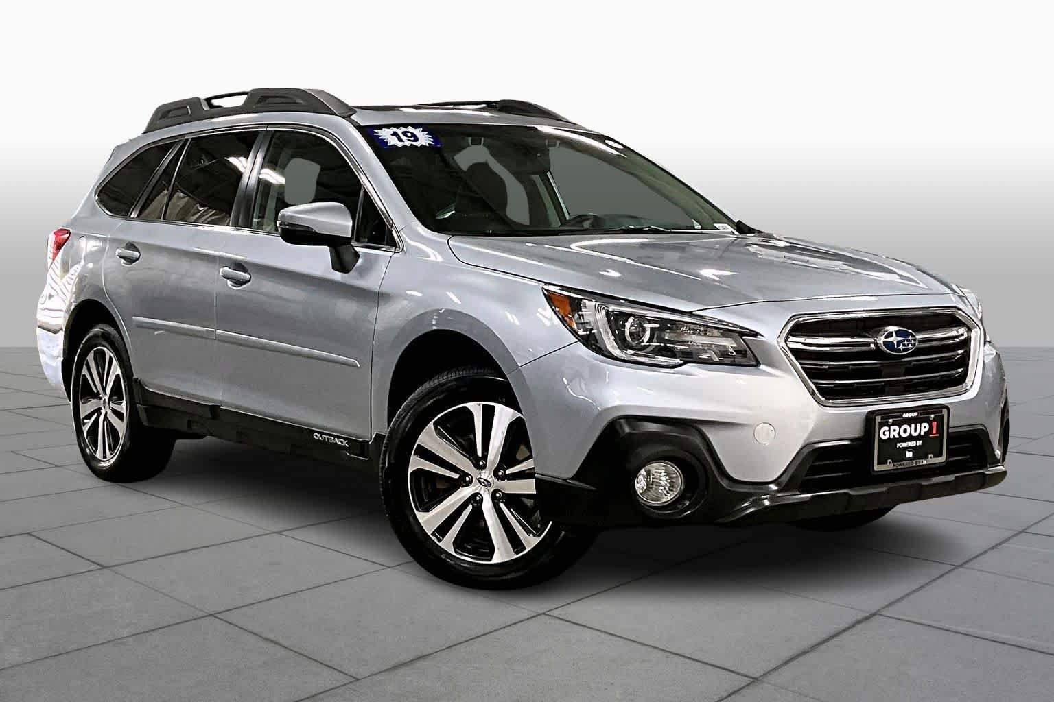 Used 2019 Ice Silver Metallic Subaru Limited image 3
