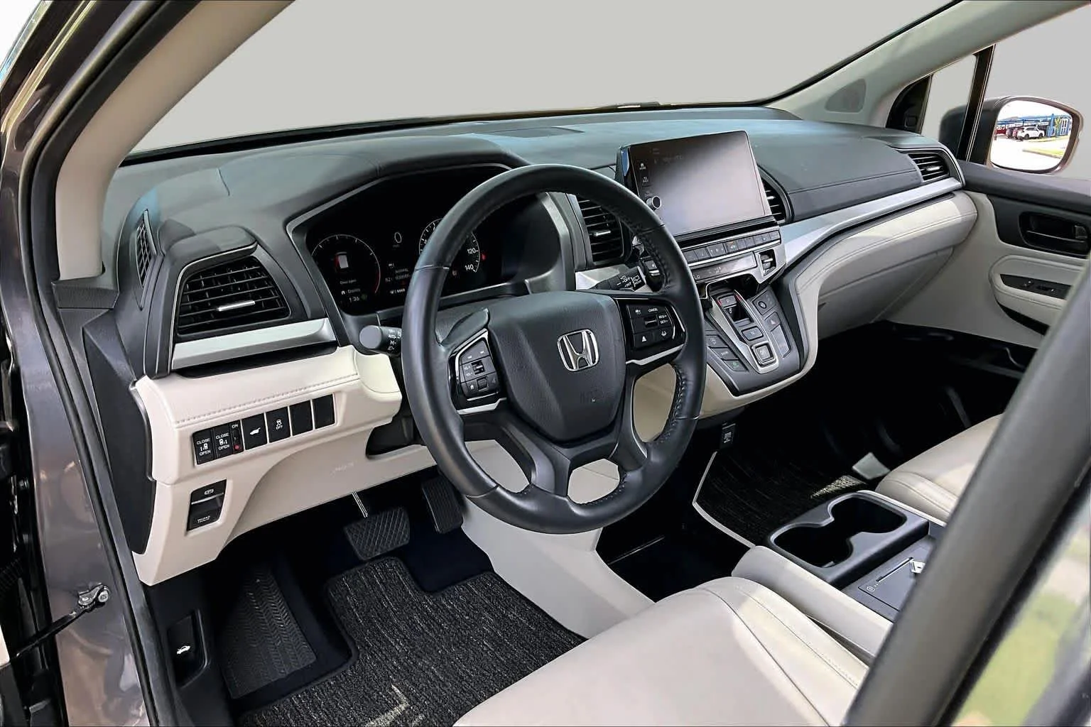Certified Used 2025 Modern Steel Metallic Honda EX-L image 17