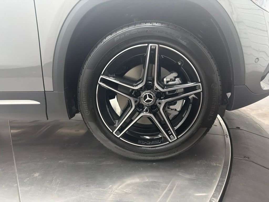 New 2026 Mountain Grey Metallic Mercedes-Benz GLA 250 image 9