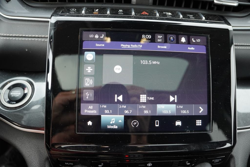 Used 2022 White Jeep Laredo image 5