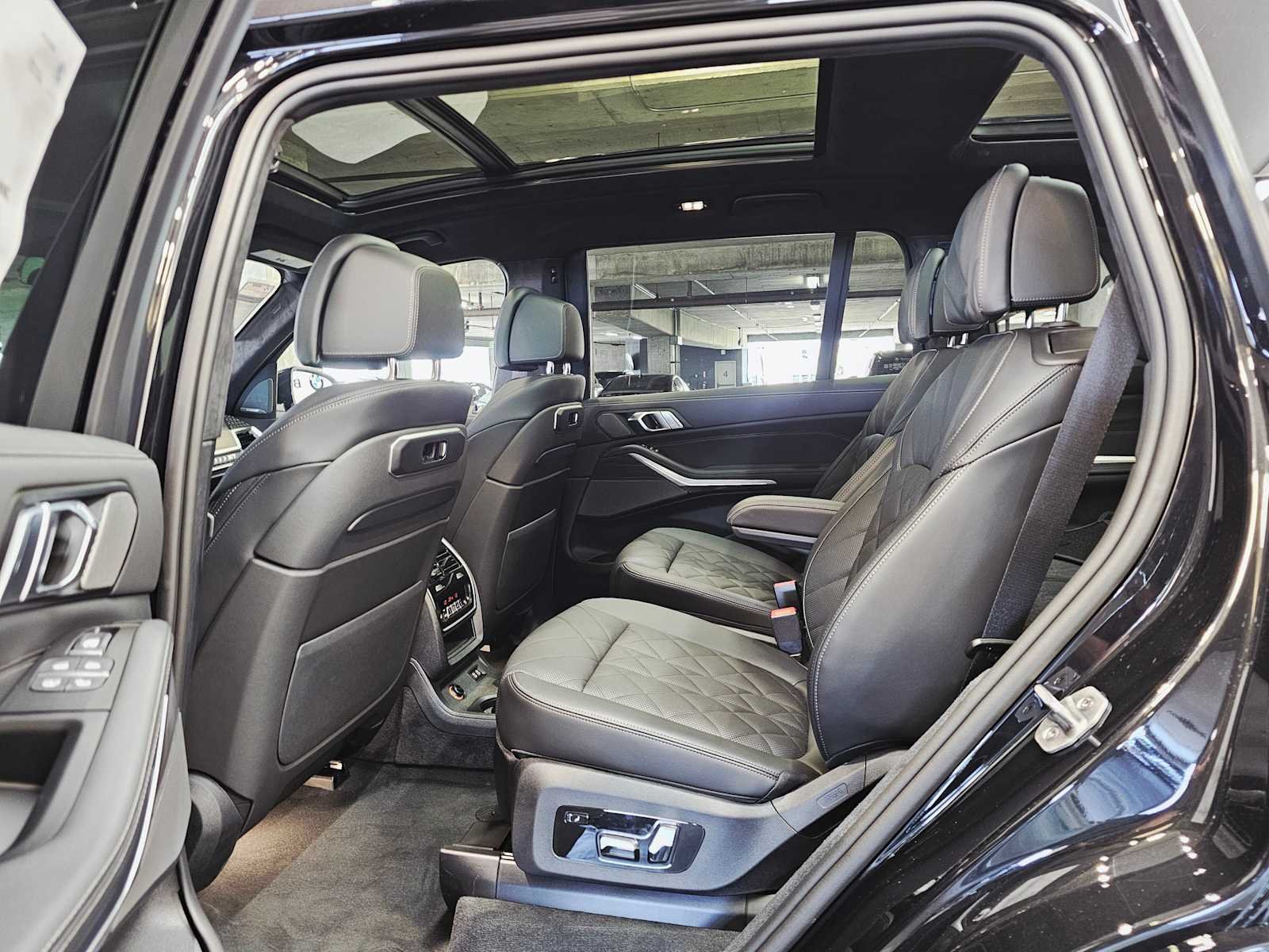 2026 BMW X7 40i - Photo 25