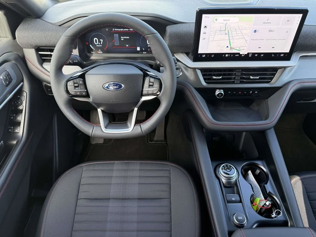 New 2026 Agate Black Metallic Ford ST-Line image 4