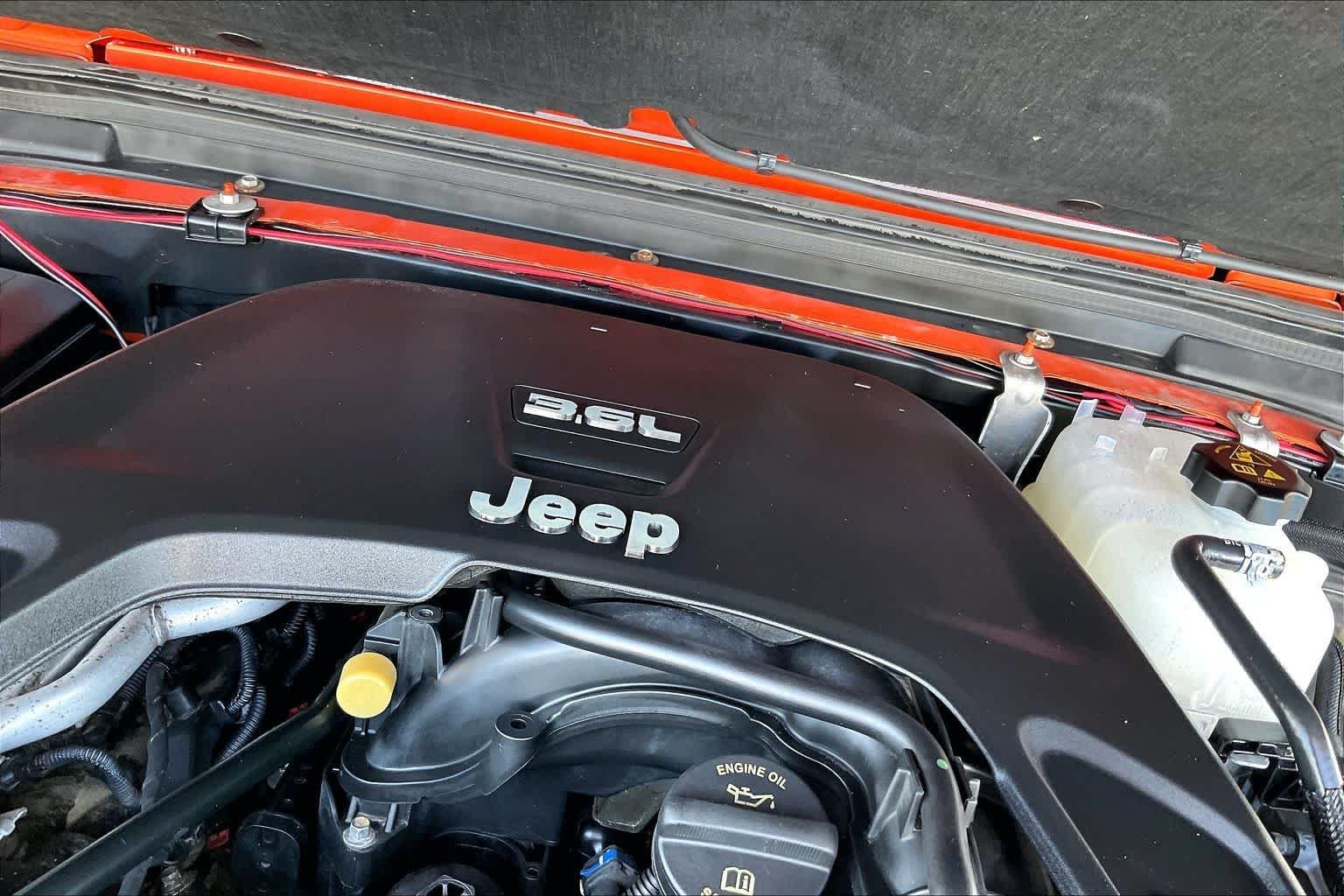 Used 2018 Punk'n Clearcoat Metallic Jeep Sport S image 29