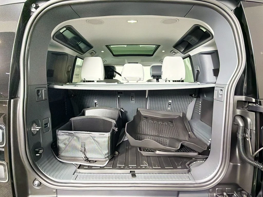 New 2026 Carpathian Grey Land Rover X-Dynamic SE image 28