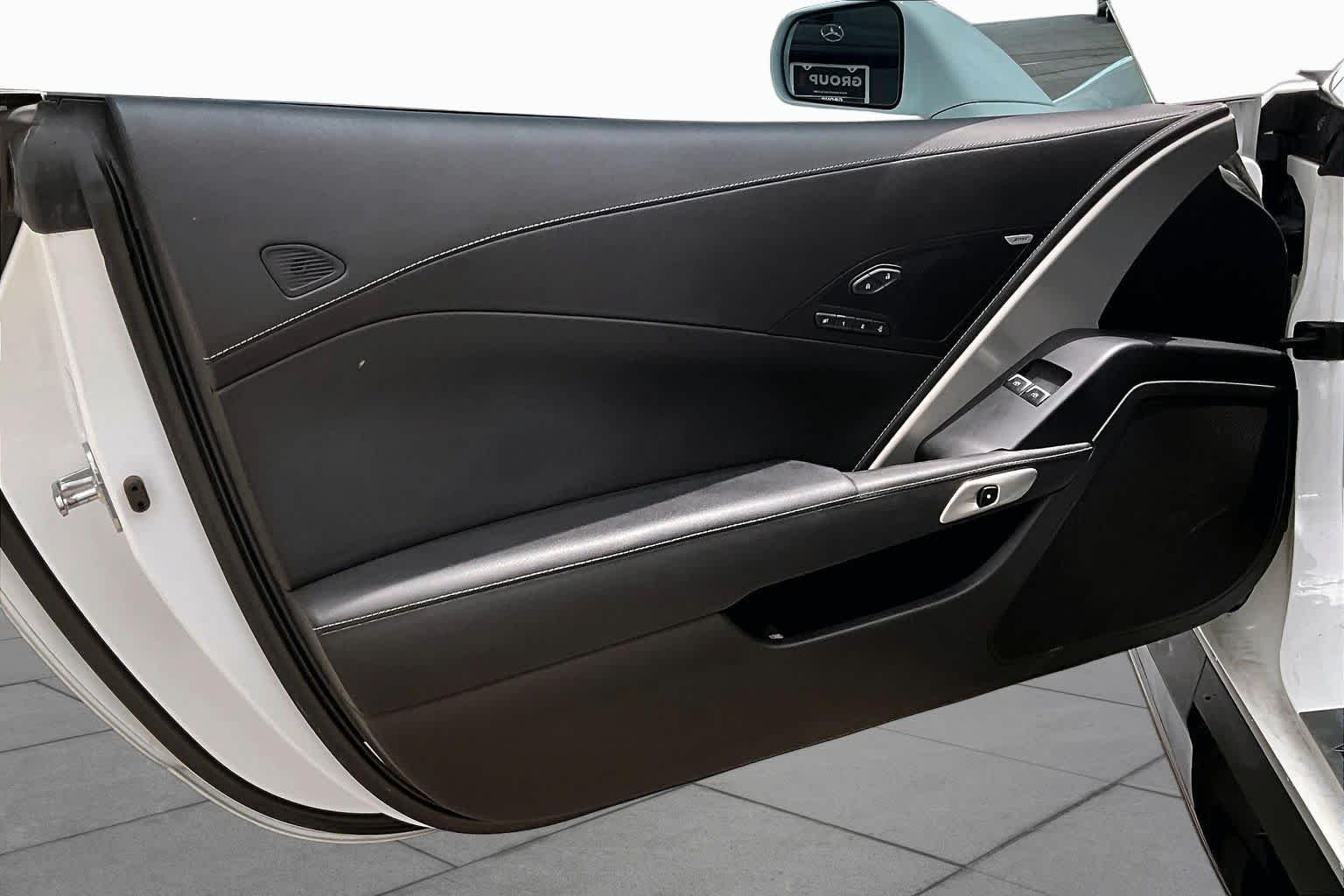 Used 2015 Arctic White Chevrolet Z06 2LZ image 18