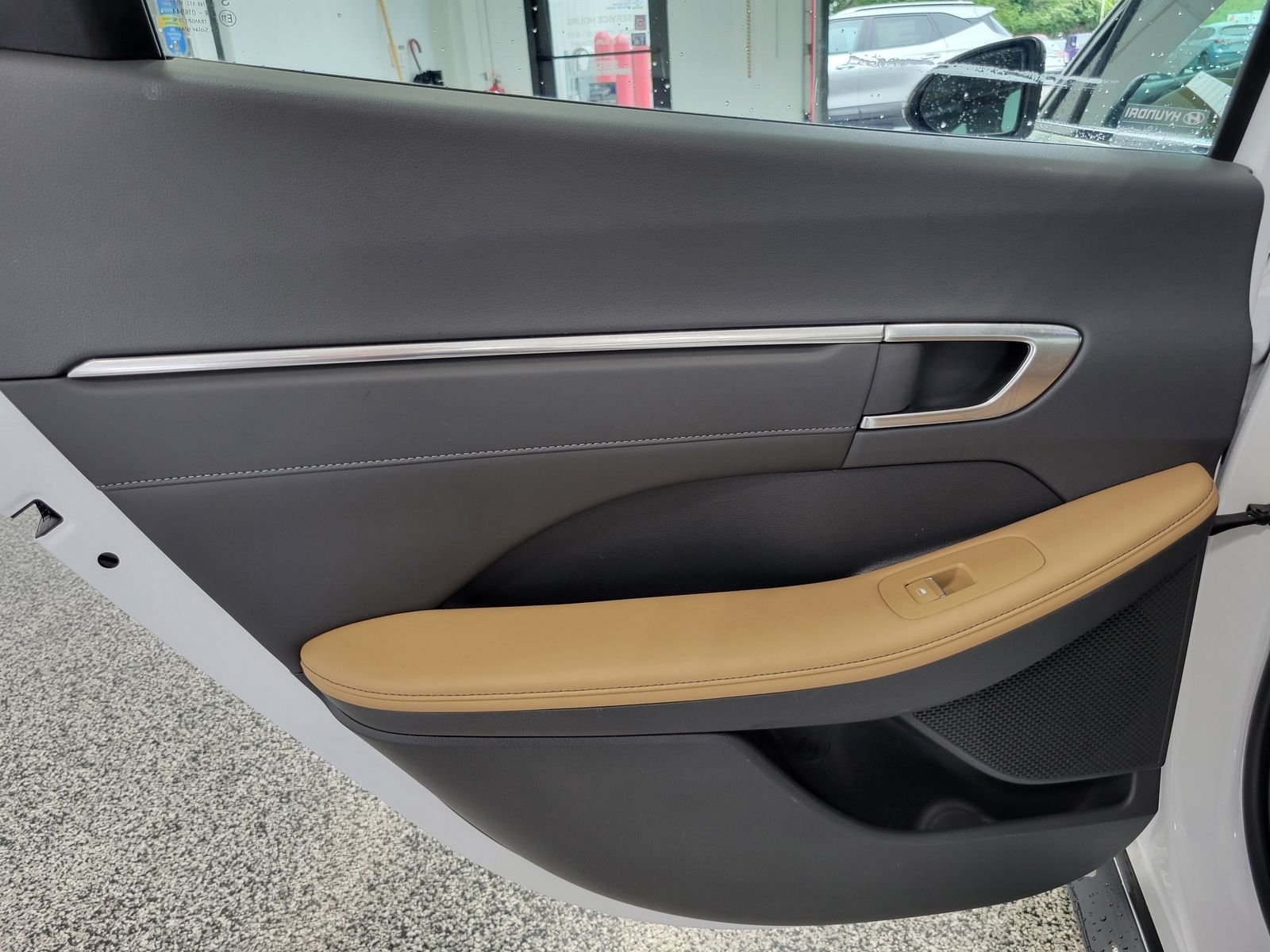 Used 2022 Gray Hyundai Limited image 24