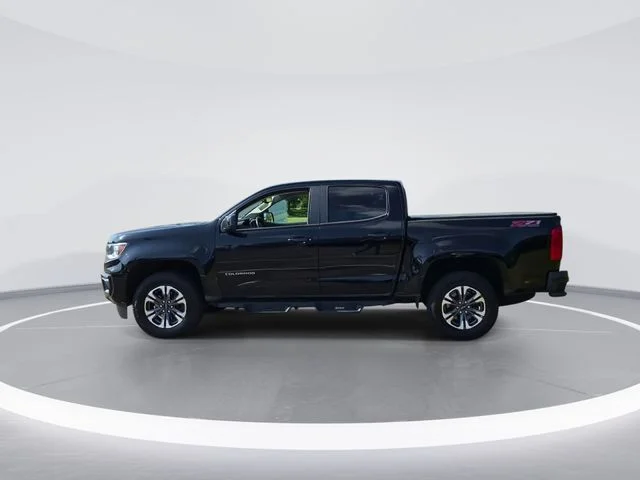 Used 2022 Black Chevrolet Z71 image 5