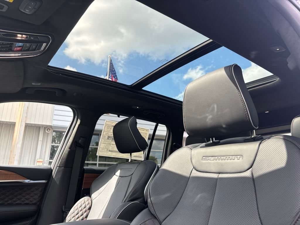 Used 2025 Black Jeep Summit image 21
