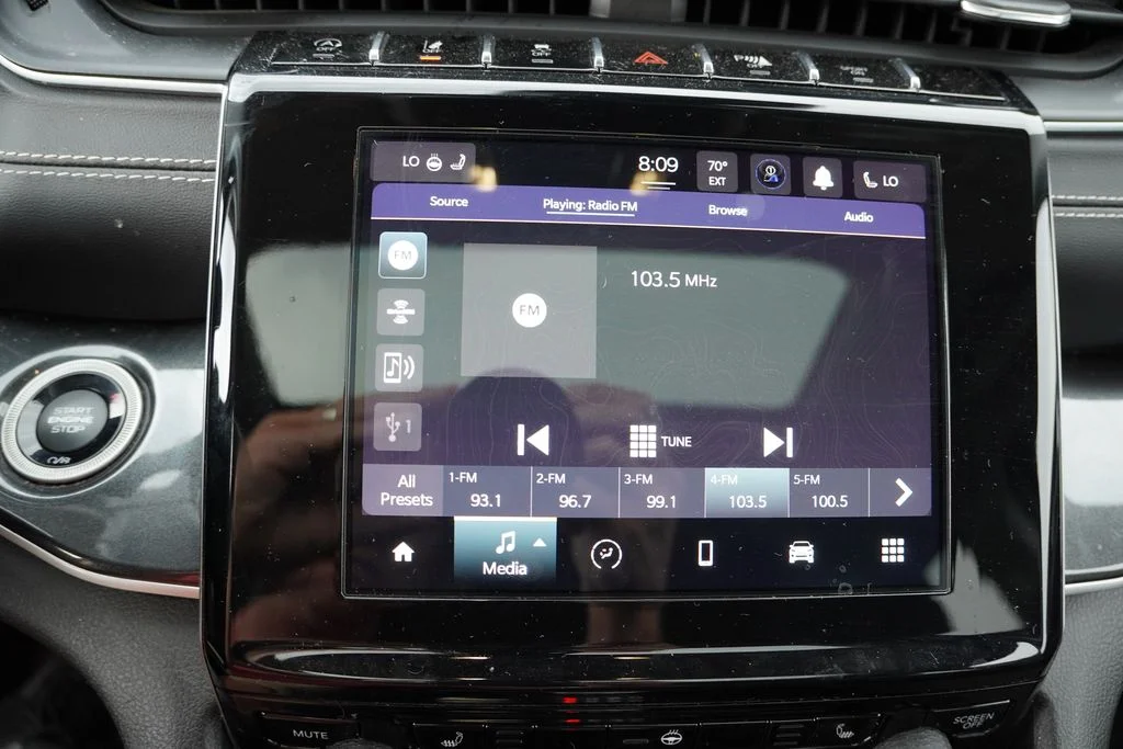 Used 2022 White Jeep Laredo image 5