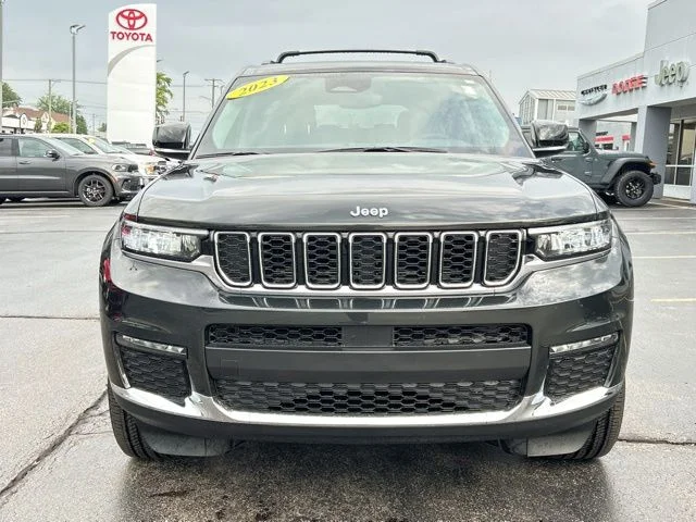 Used 2023 Gray Jeep Limited image 2