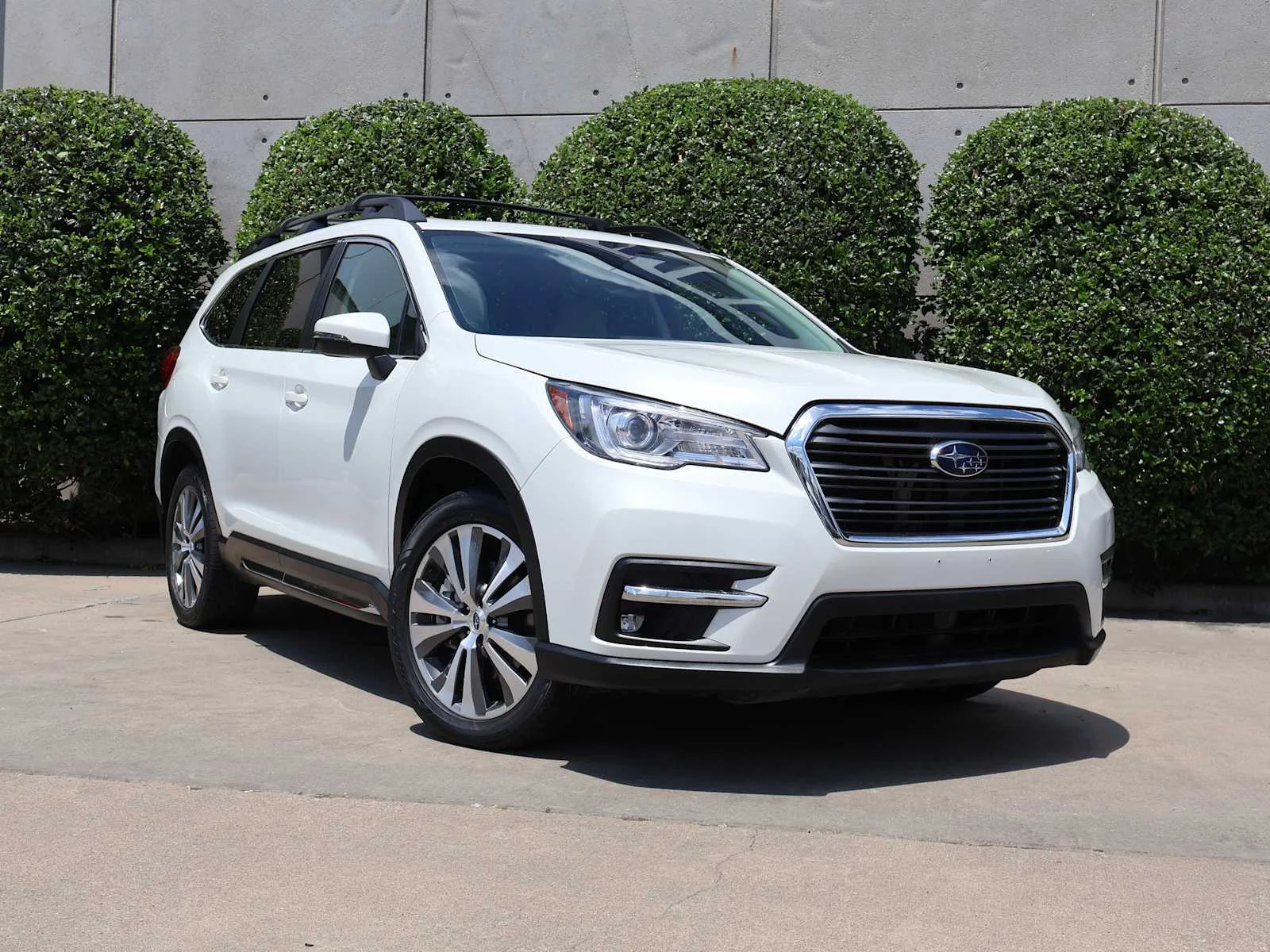 Certified Used 2022 Crystal White Pearl Subaru Limited image 3