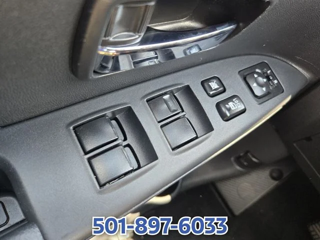 Used 2024  Mitsubishi 2.0 ES image 33