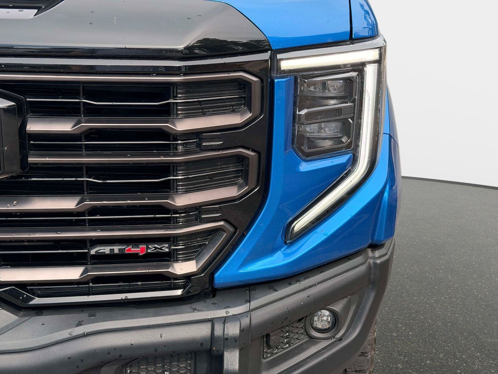 Used 2024 Dynamic Blue Metallic GMC AT4X image 9