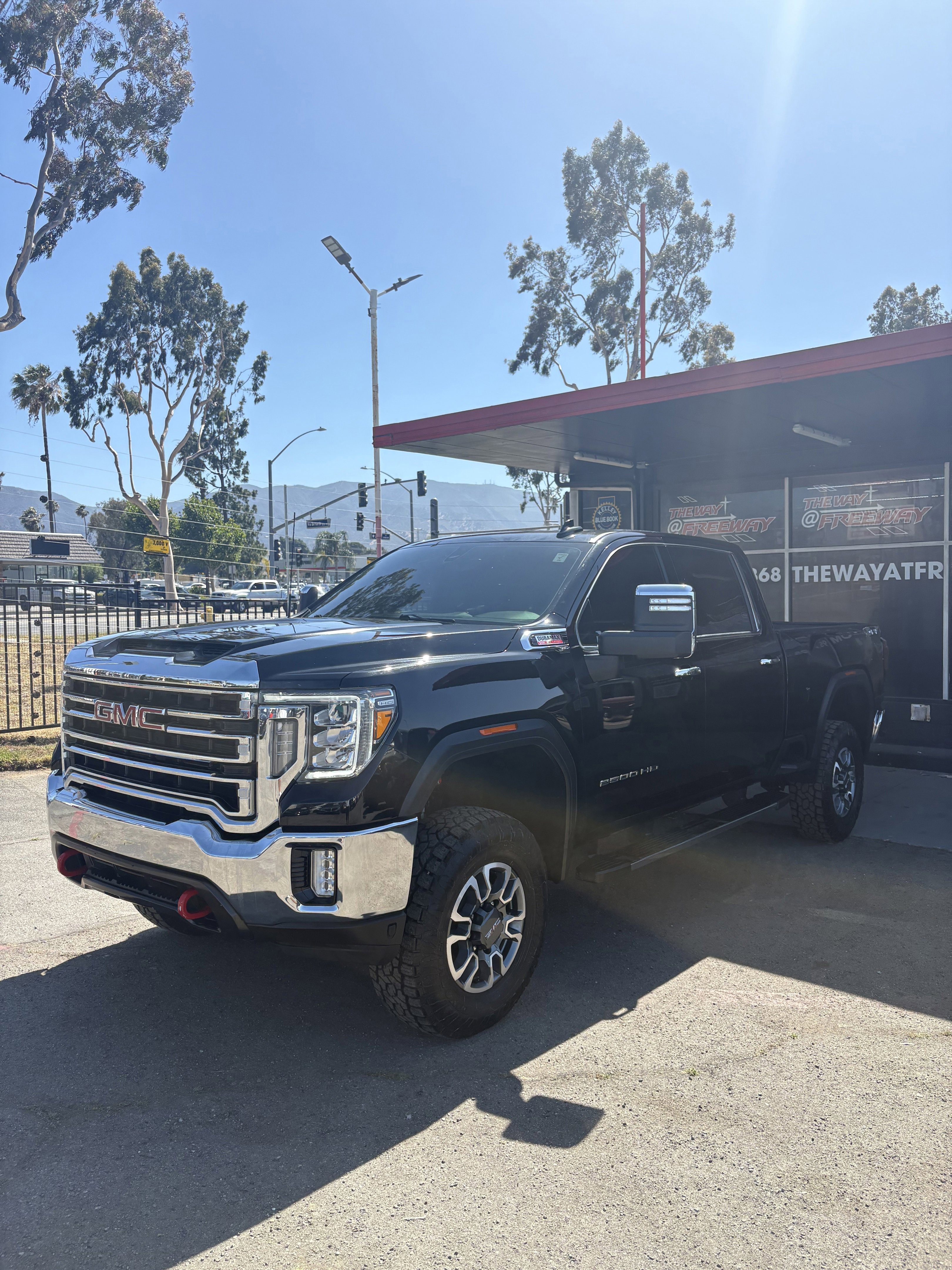 2023 GMC Sierra 4WD Crew Cab Standard Box SLT's photo