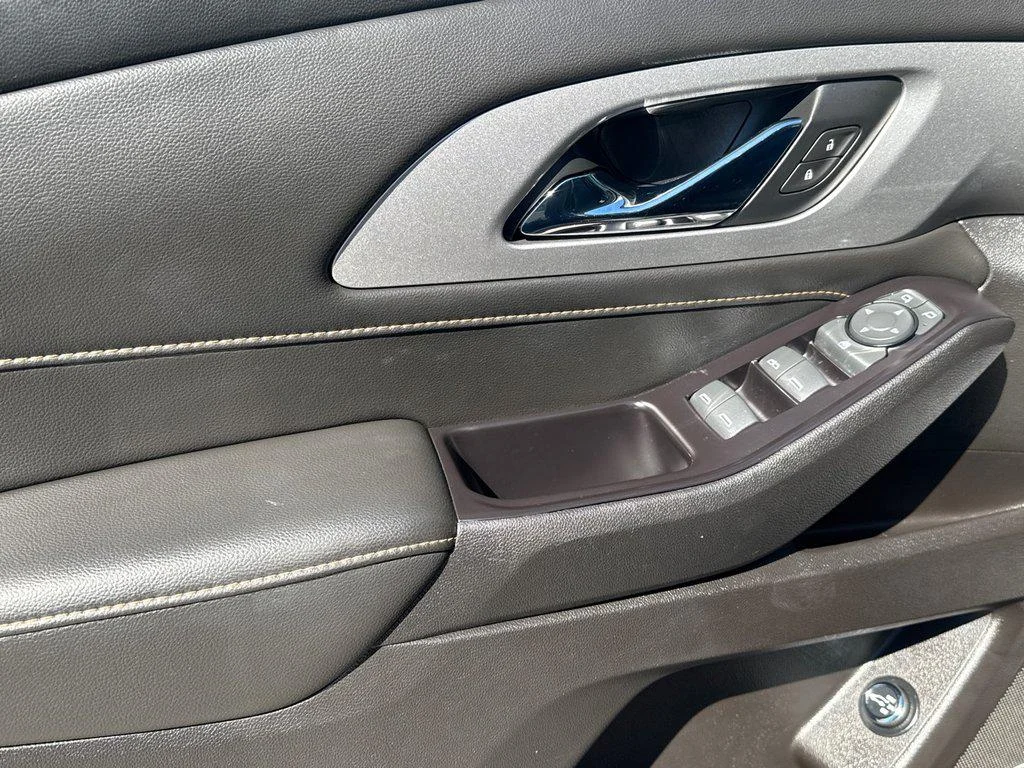 Used 2019 Graphite Metallic Chevrolet AWD 4dr RS w/2LT image 7
