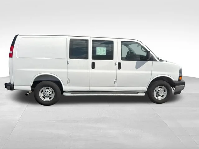 Used 2025 Summit White Chevrolet WT image 7