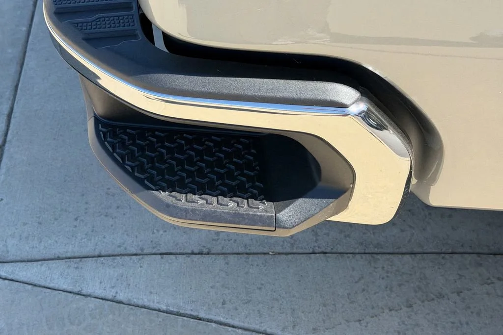 New 2026 Sterling Metallic GMC SLT image 9