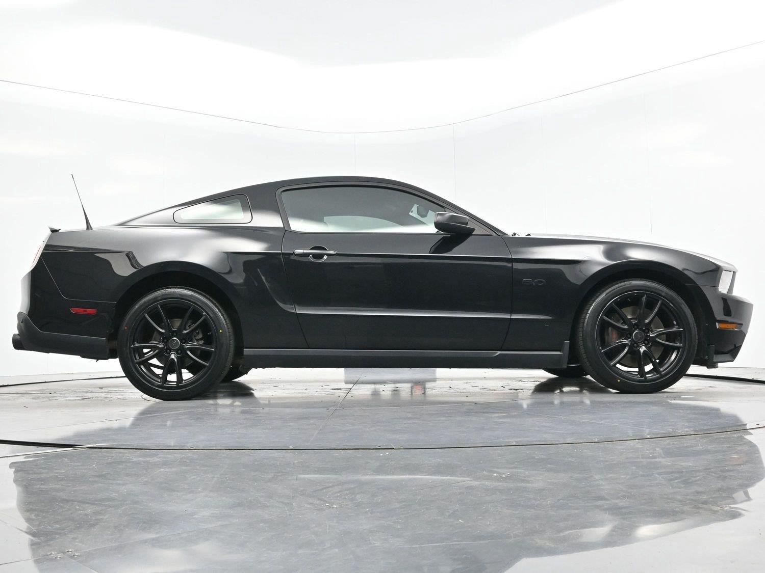 Used 2012 Black Ford GT Premium image 43
