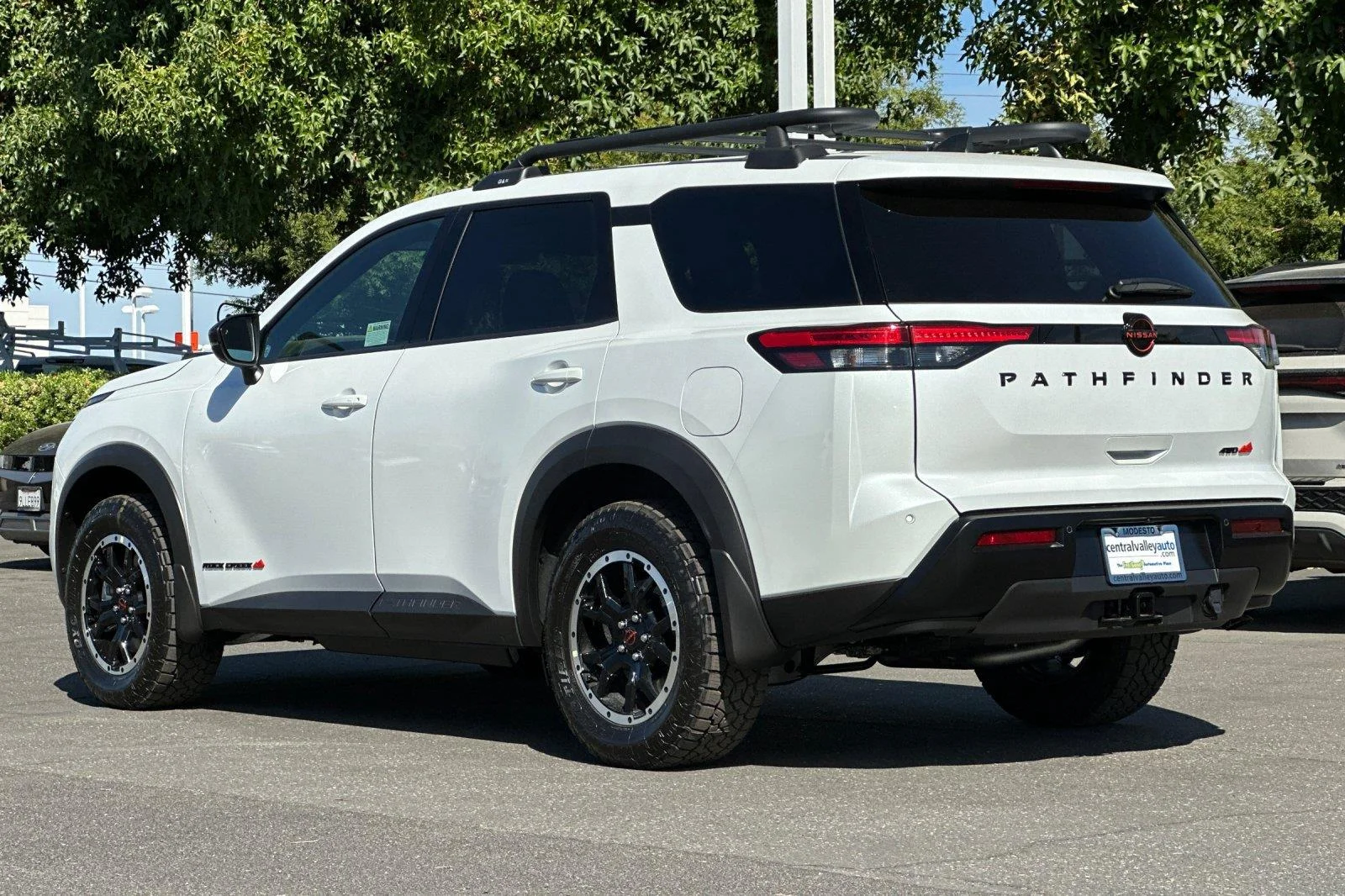 New 2026 Everest White Pearl TriCoat Nissan Rock Creek® image 5