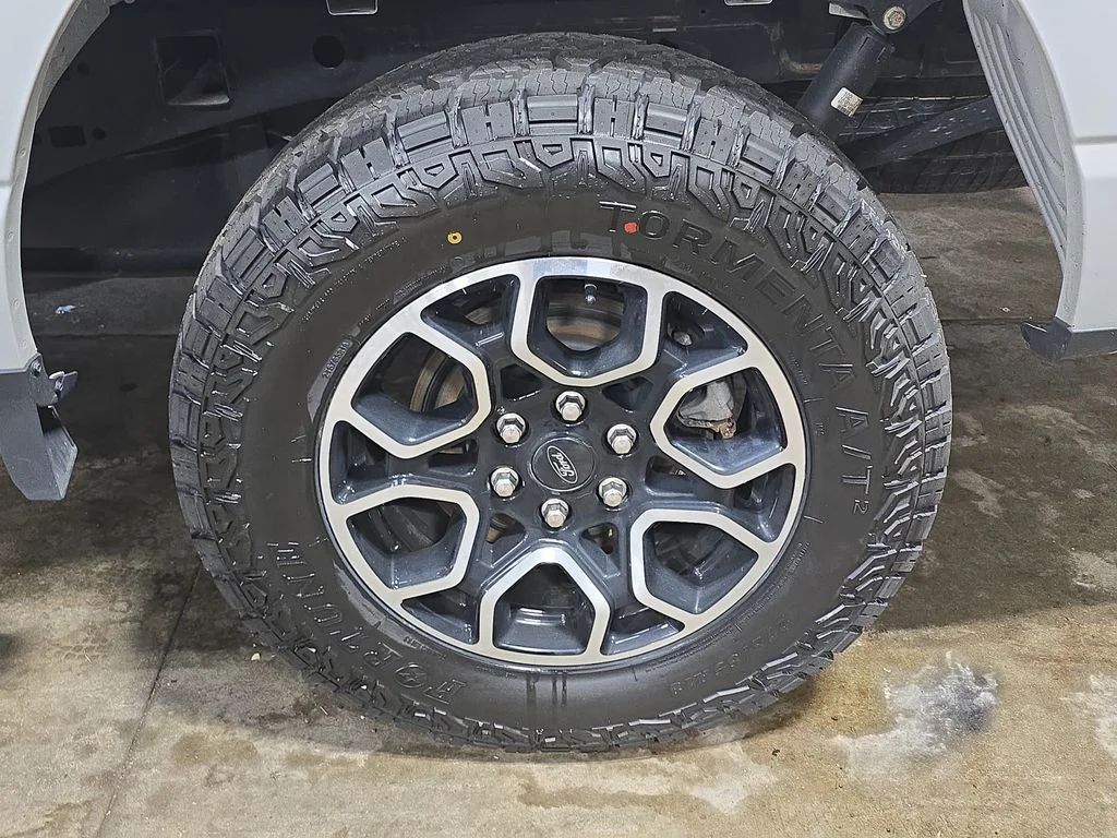 Used 2023 Avalanche Ford XLT image 34