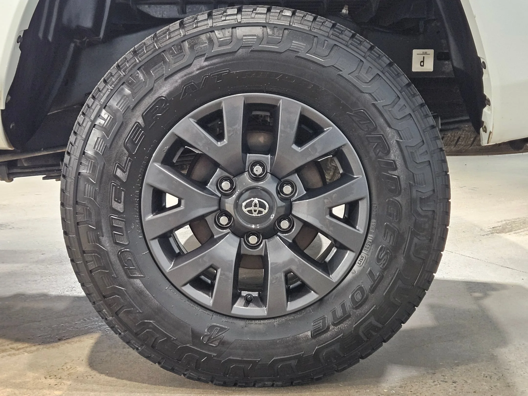 Used 2023 Ice Cap Toyota SR5 image 29