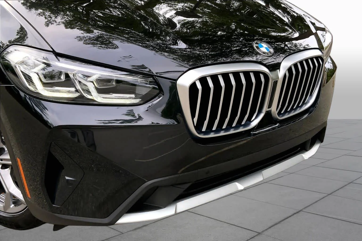 Used 2023 Black Sapphire Metallic BMW xDrive30i image 29