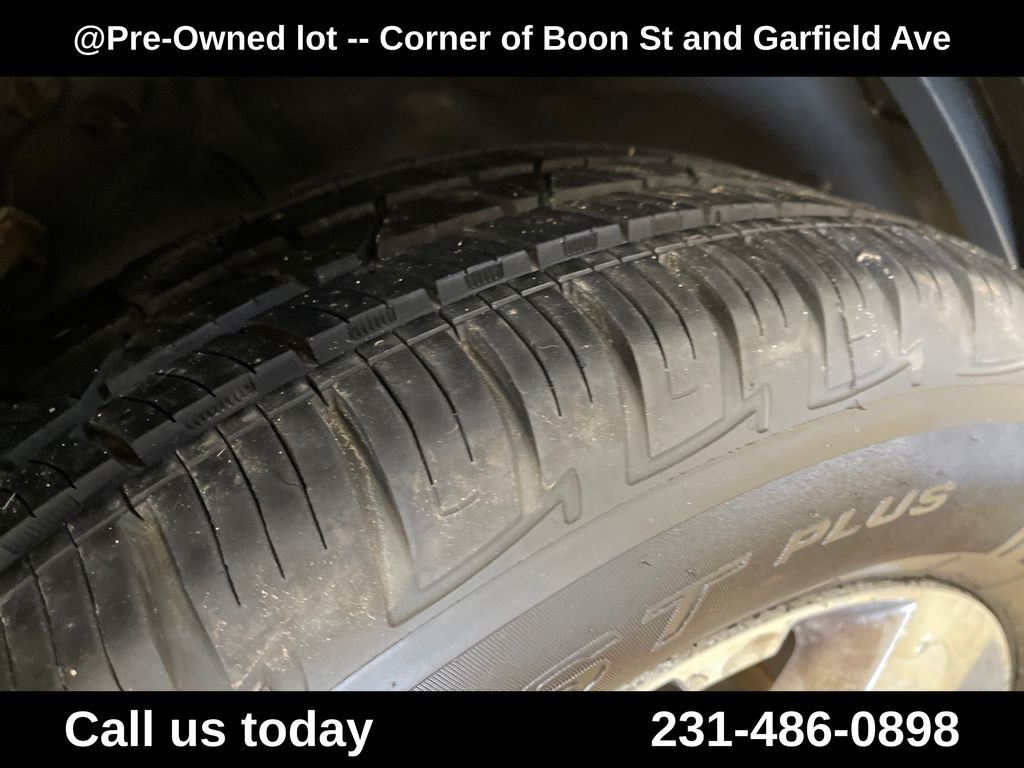 Used 2012  GMC SLT-2 image 11