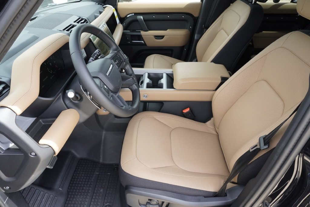 2026 Land Rover Defender V8 - Photo 19