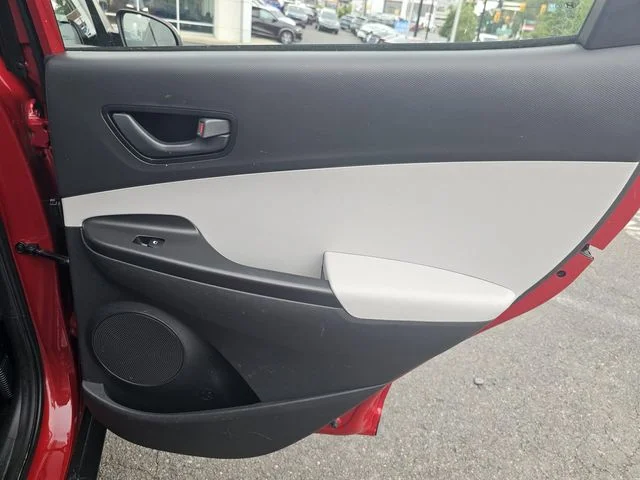 Used 2022 Pulse Red Hyundai SE image 10