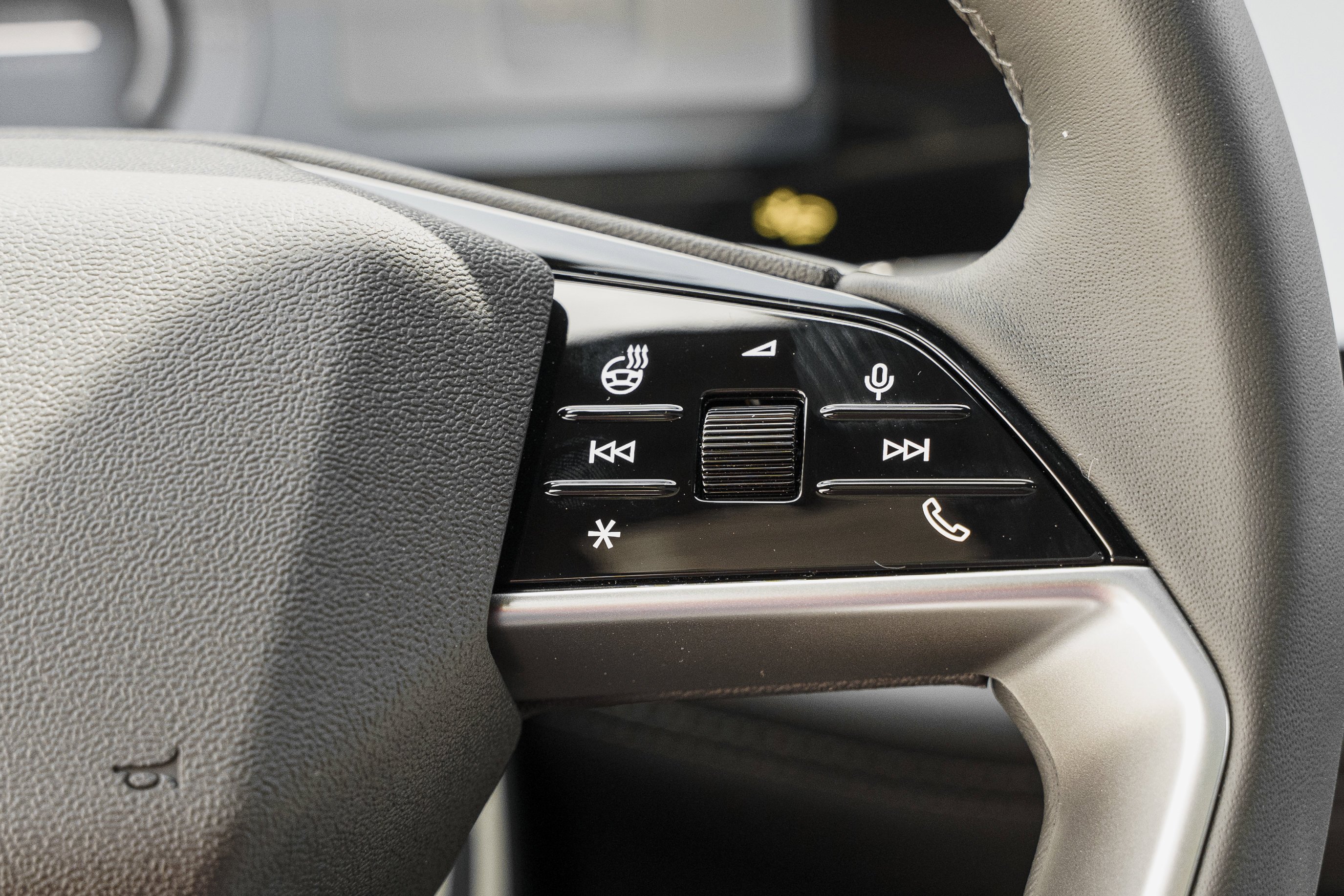 New 2027 Daytona Gray Pearl Effect Audi Premium Plus image 19