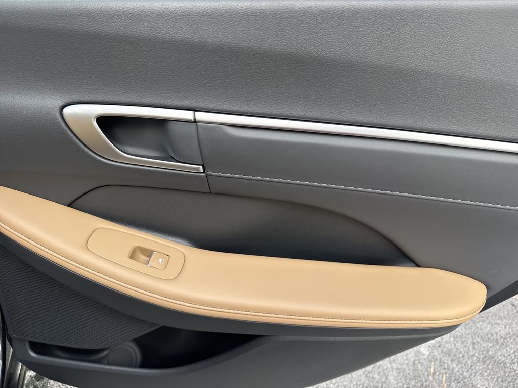 2025 Hyundai Sonata Hybrid Limited - Photo 16