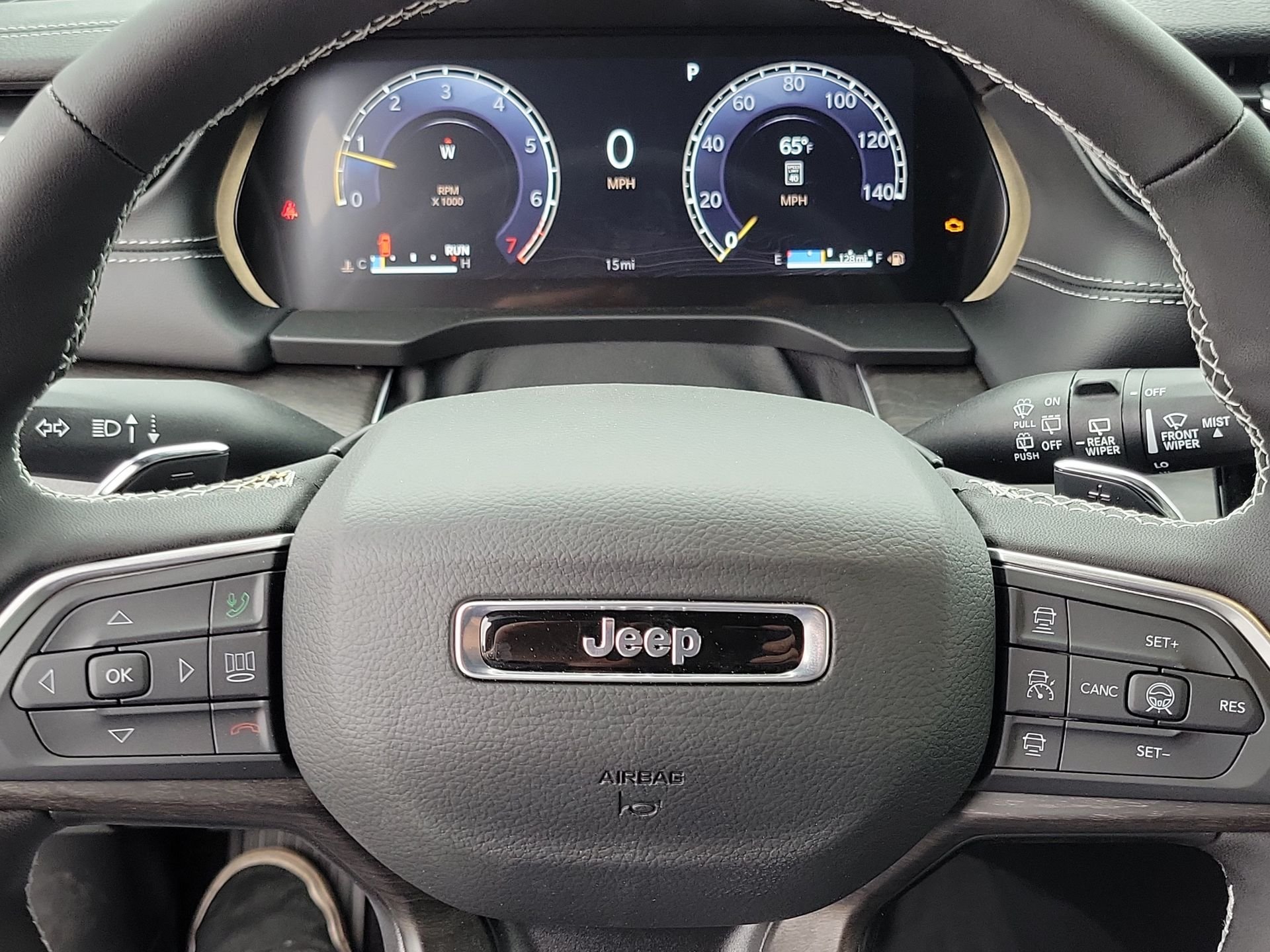New 2026 Bright White Clear-Coat Exterior Paint Jeep Altitude image 4