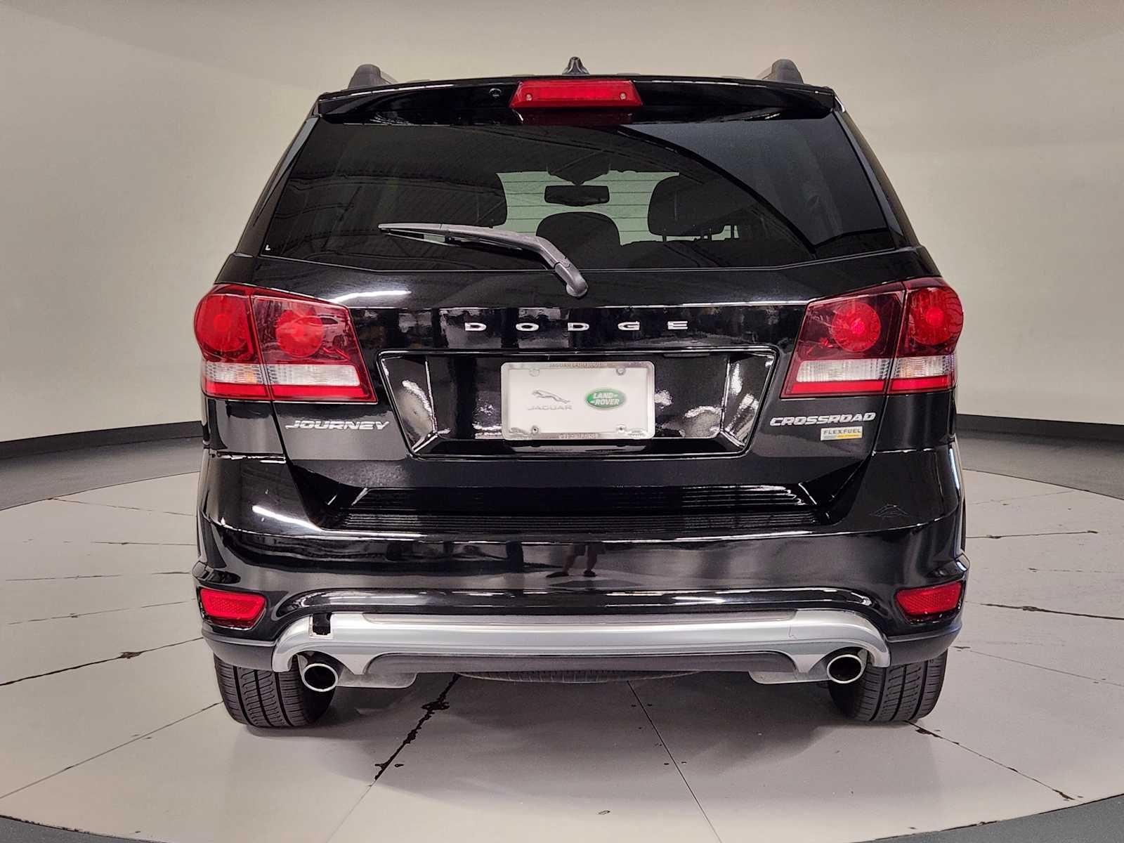 Used 2018 Pitch Black Clearcoat Dodge Crossroad image 10