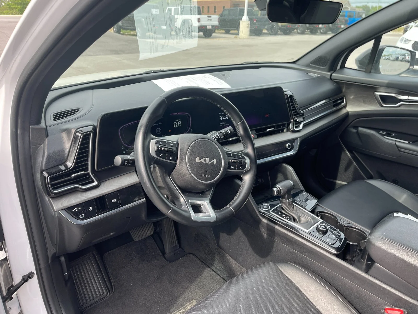 Used 2023 White Kia X-Line image 11