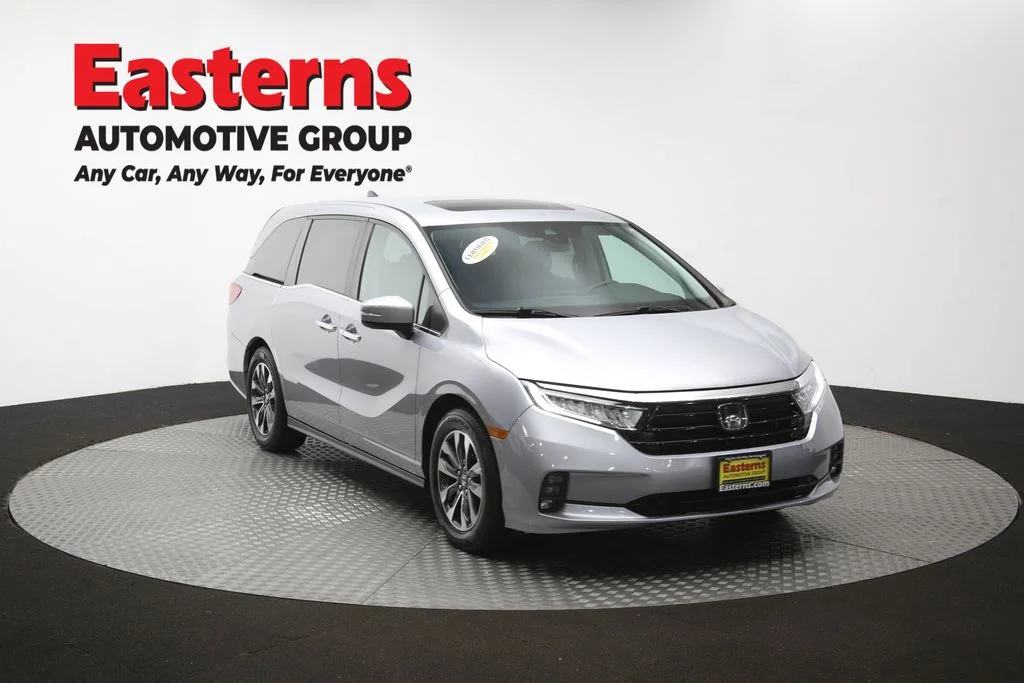 Used 2023 Silver Honda EX-L image 52