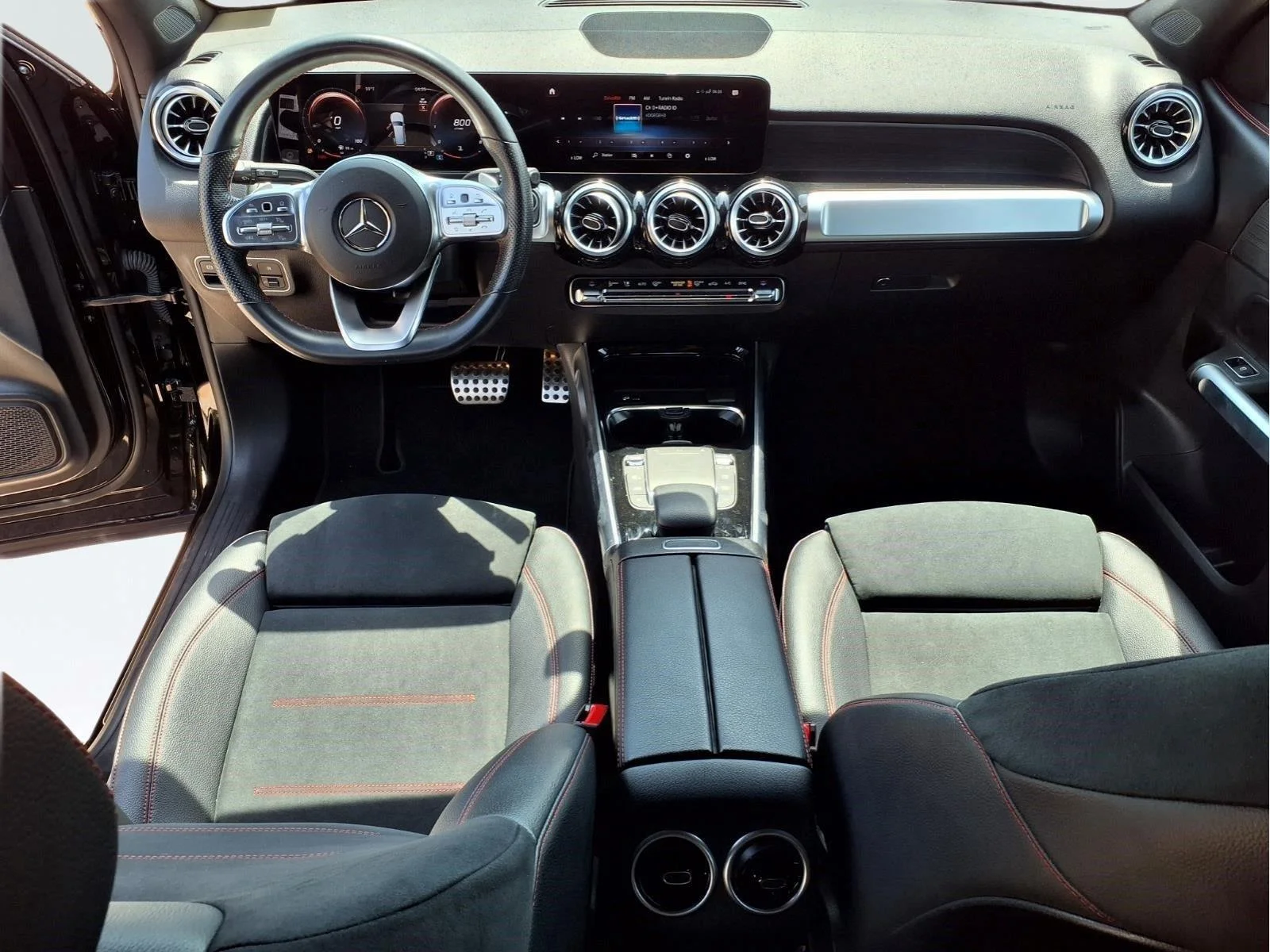 Used 2023 Night Black Mercedes-Benz GLB 250 image 14