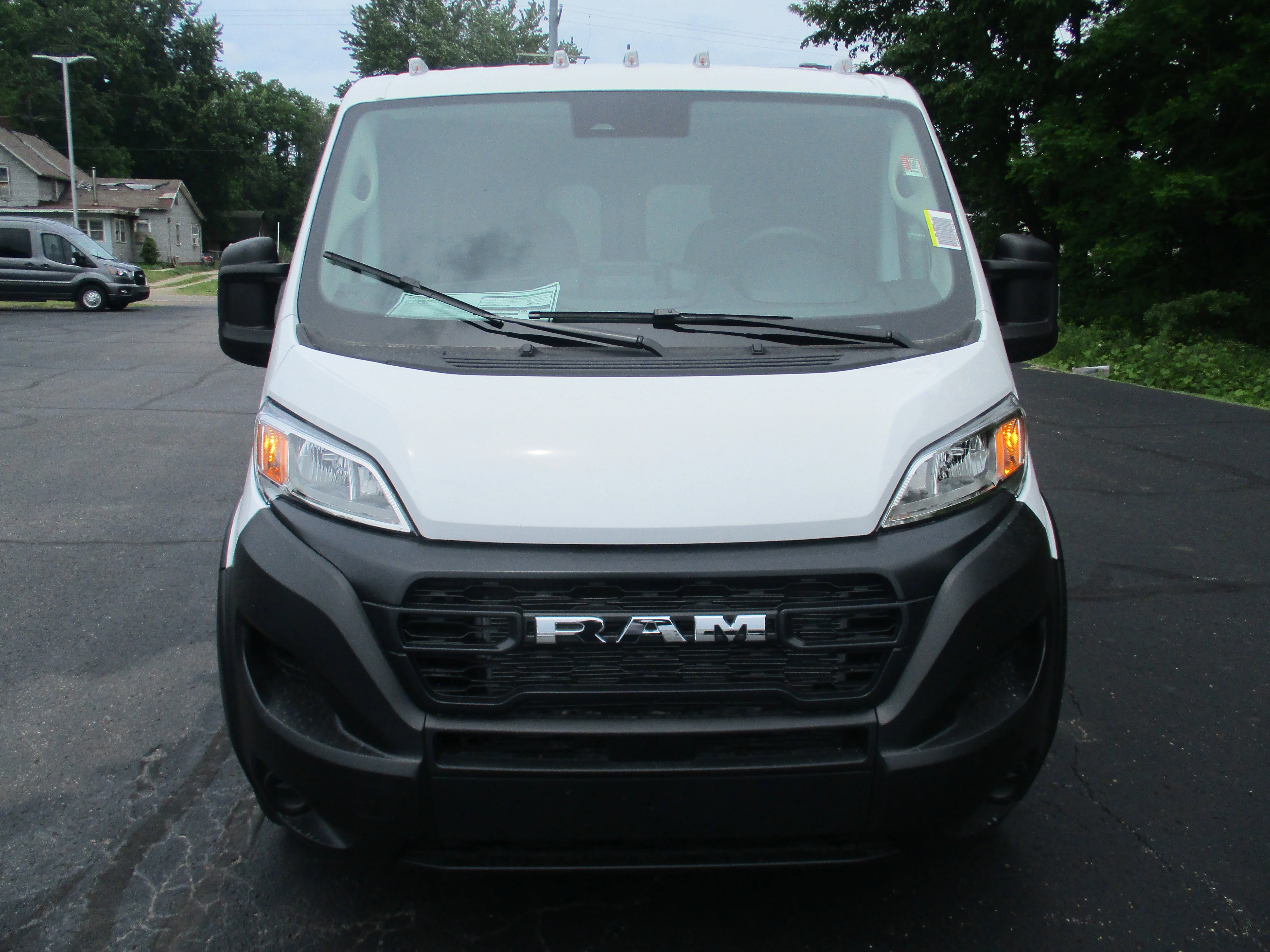 New 2026 Bright White Clear-Coat Exterior Paint RAM Tradesman image 4