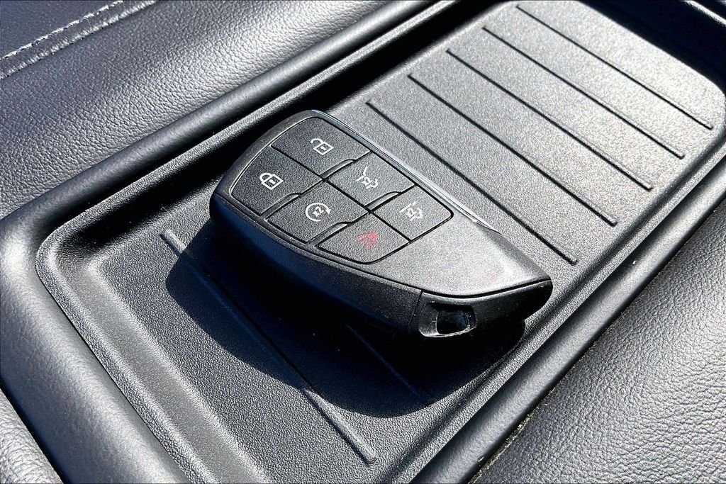 Used 2021 Gray Chevrolet Z71 image 10
