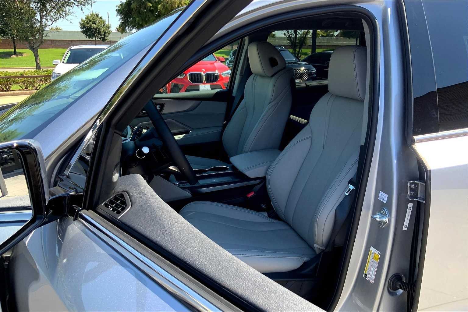 New 2026 Solar Silver Metallic Acura w/Technology Package image 17