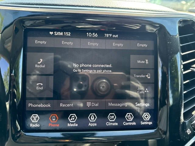 Used 2019 Diamond Black Crystal Pearlcoat Jeep Limited image 23
